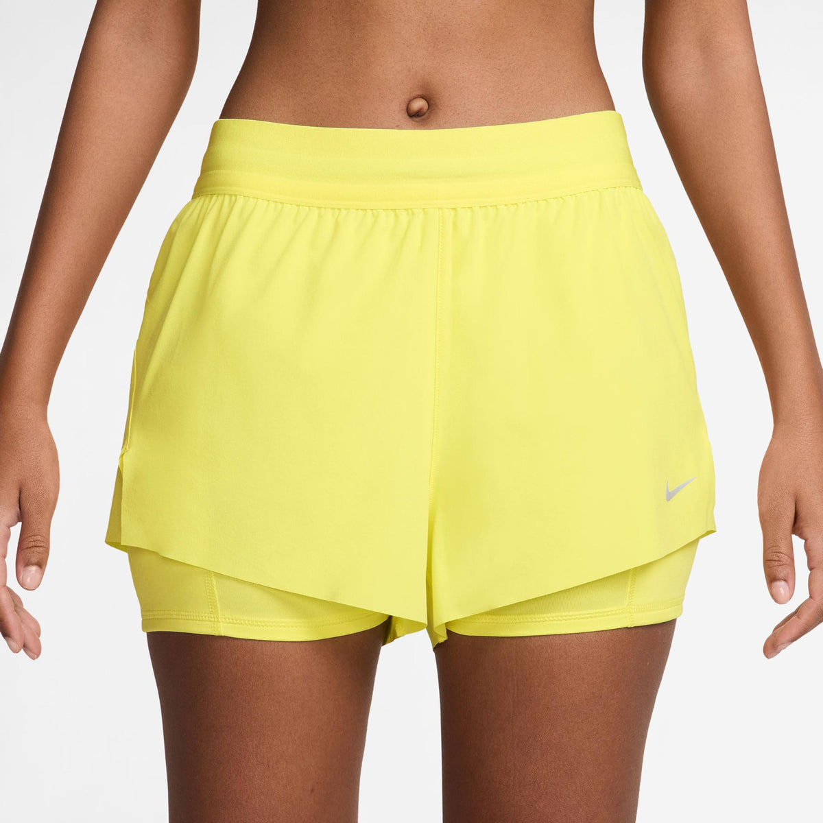 Nike Swift 2in1  Short de running Femmes - jaune citron, argent