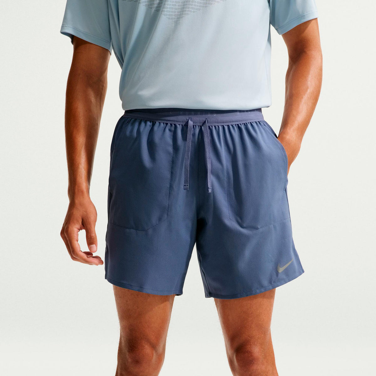 Nike Stride 7in  Short de running Hommes - bleu, argent