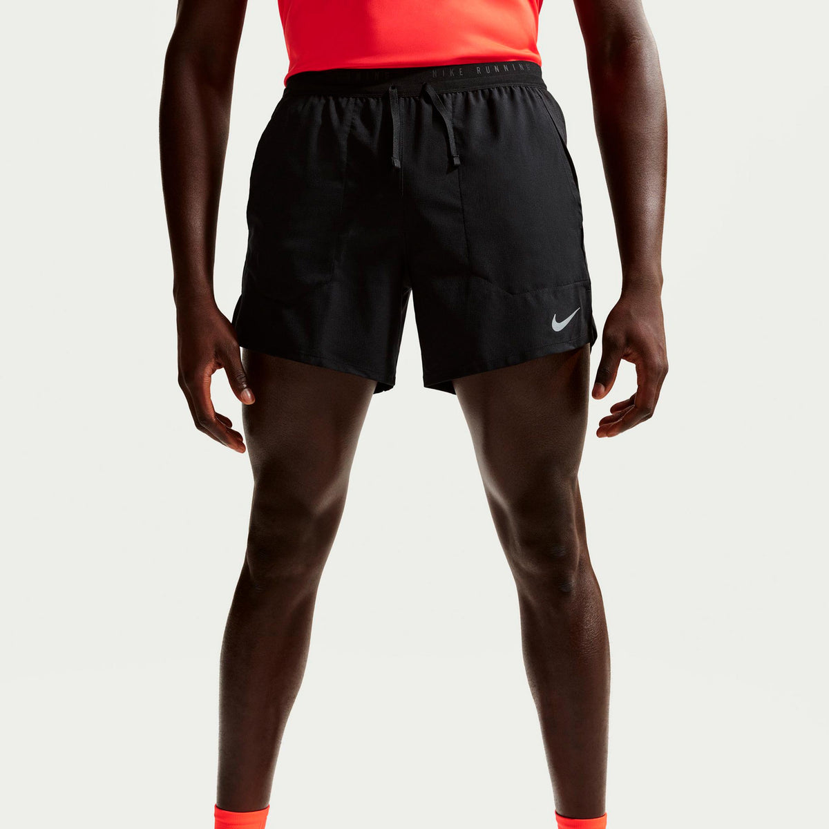 Nike STRIDE 5IN  Short de running Hommes - noir, argent