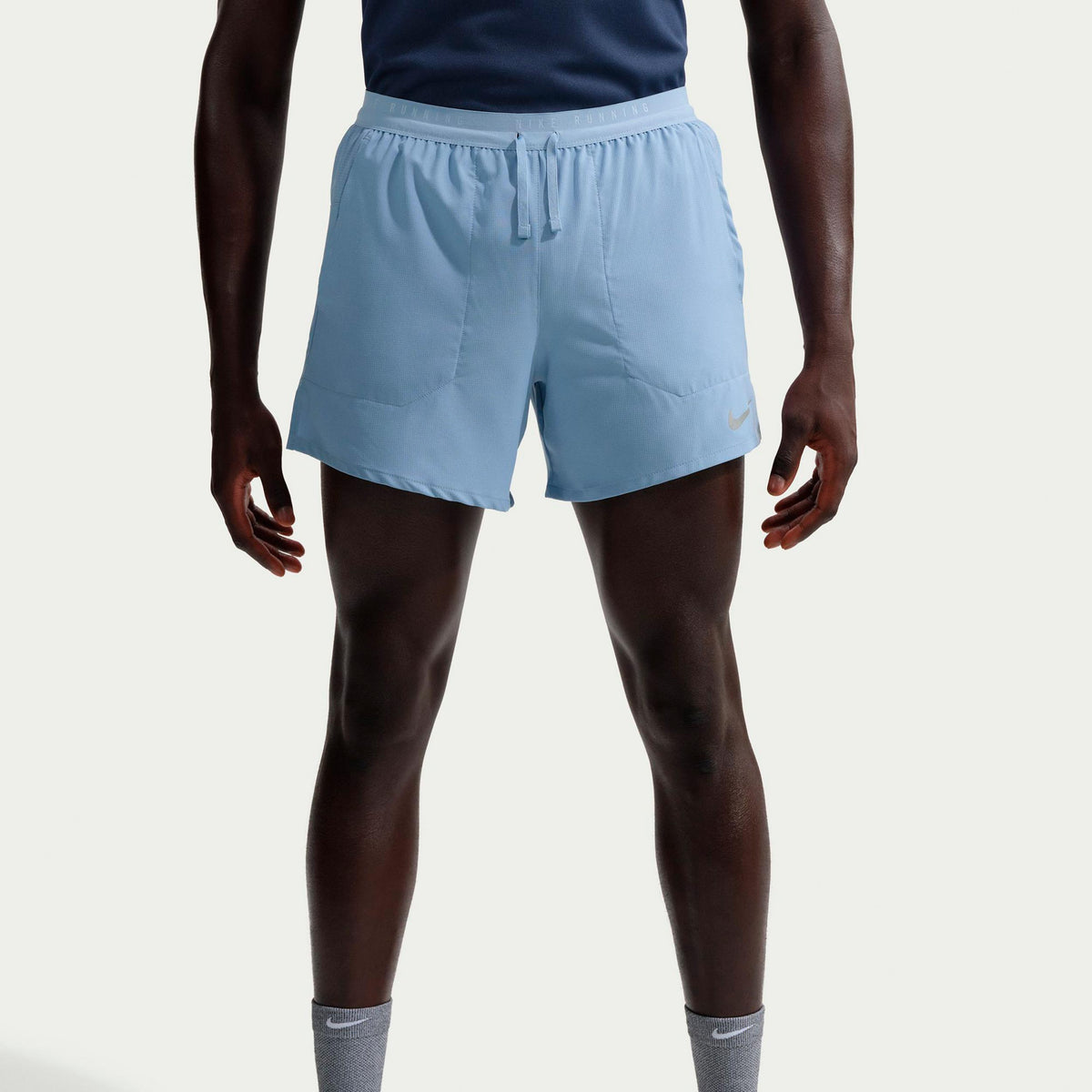 Nike STRIDE 5IN  Short de running Hommes - bleu, argent